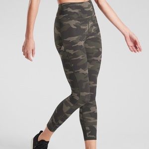ATHLETA Ultimate Stash Pocket 7/8 Camo Tights XXS